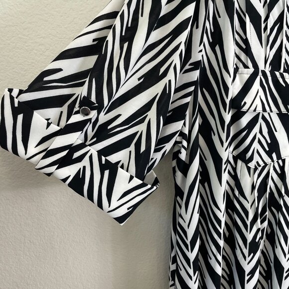 Cocomo Woman Plus 3X Black White Stretch Tunic Top Roll Tab Sleeve Shirt Blouse - Picture 9 of 11